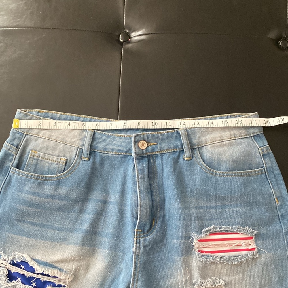 Distressed Denim Jean Shorts Size 2XL - Picture 6 of 6